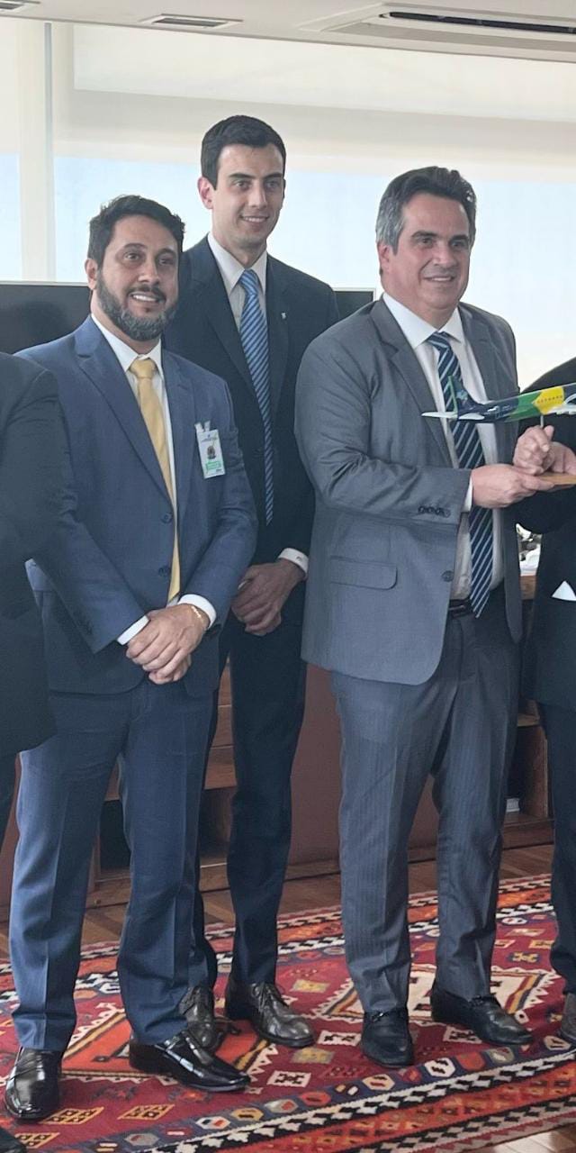 Pré-candidato Telmo Neves com o ministro Ciro Nogueira no anúncio dos voos no Palácio do Planalto