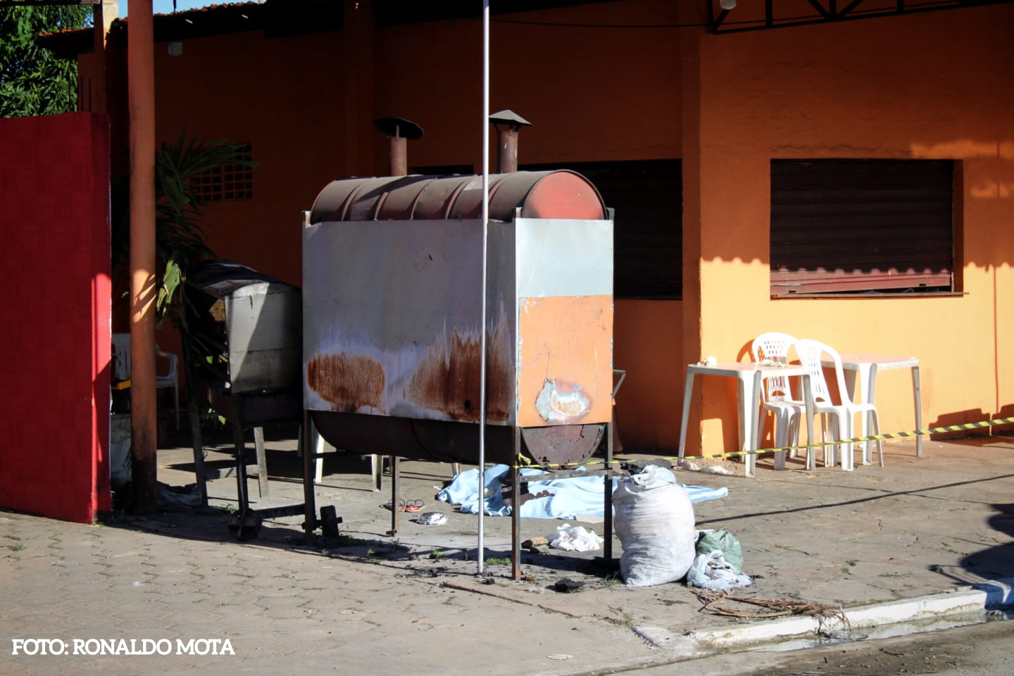 Jovem é morto com vários tiros em estabelecimento na cidade de Piripiri - Foto: Ronaldo Mota