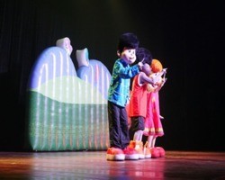 No palco, musical 3 Palavrinhas encanta crianças e exalta o amor de Deus