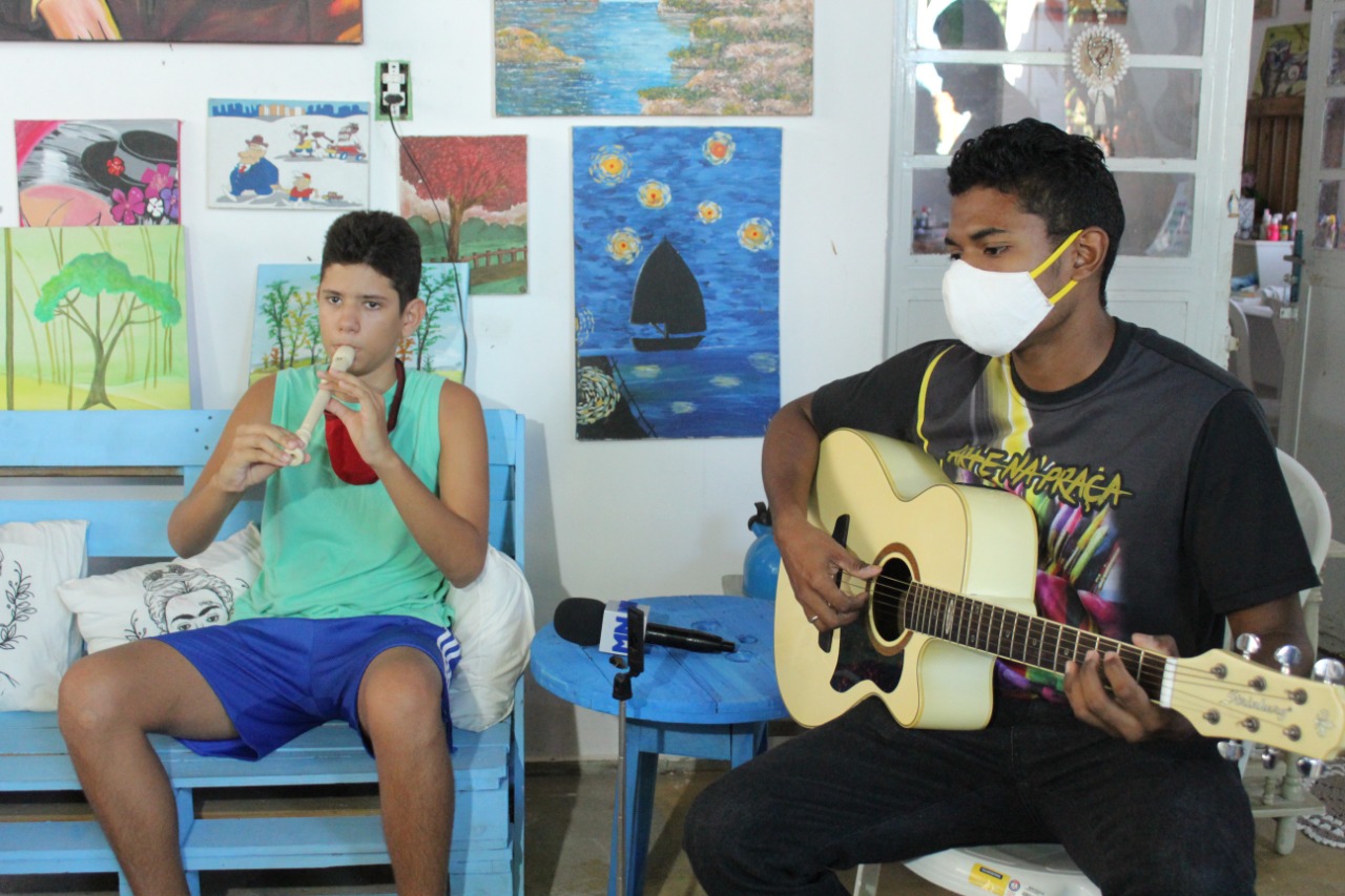 Projeto também abre espaço para o ensino da música | FOTO: Raíssa Morais