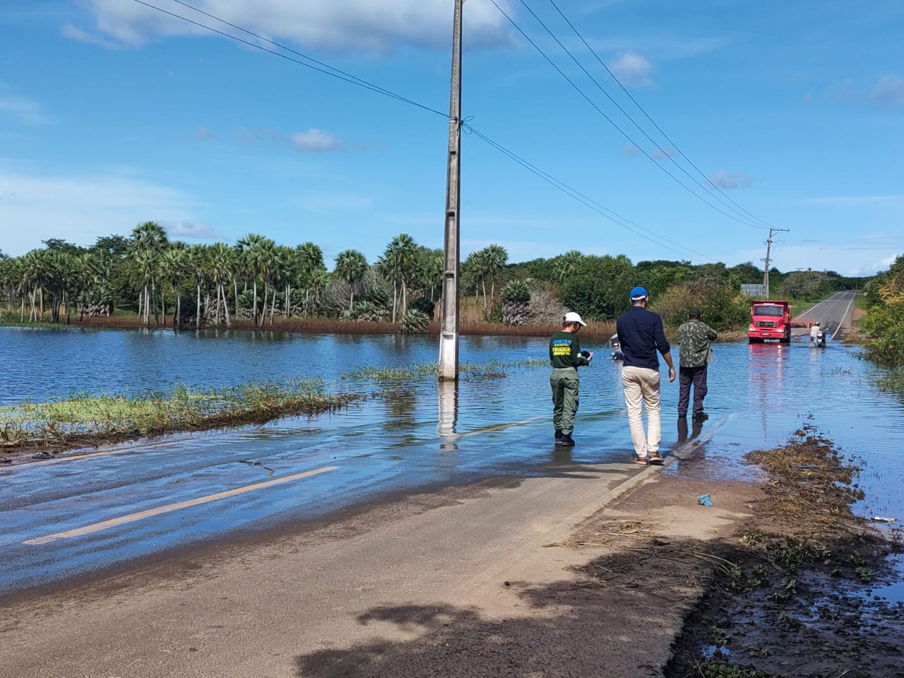 Trecho da BR-402 corre risco de romper após Lagoa do Portinho transbordar - Imagem 3