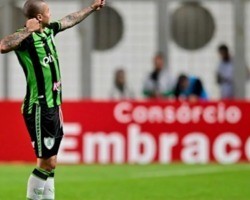 América-MG vence o Botafogo e abre boa vantagem por vaga