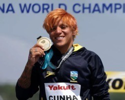 Ana Marcela é penta nos 25km e se torna a maior medalhista da história