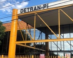 Polícia Civil deflagra operação e prende servidores do Detran e empresários