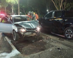 Grave acidente entre carros deixa um ferido na Av. Marechal Castelo Branco