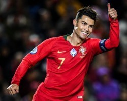 Cristiano Ronaldo é oferecido ao PSG, mas clube recusa contrato