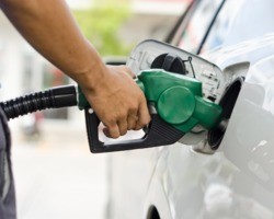 Gasolina tem o menor valor desde setembro após redução do ICMS, diz ANP