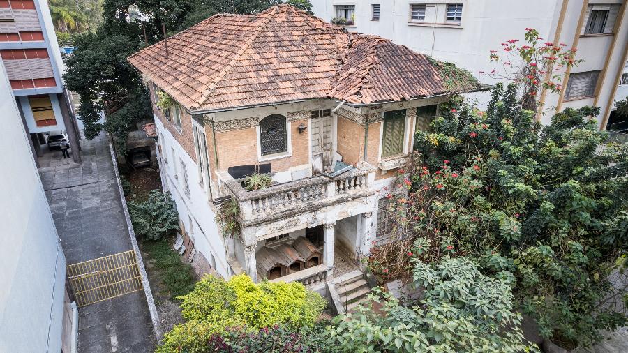 “Mulher da casa abandonada”: Polícia invade mansão de Margarida Bonetti
