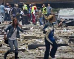 Terrorista de extrema direita mata 77 pessoas em Oslo, capital da Noruega