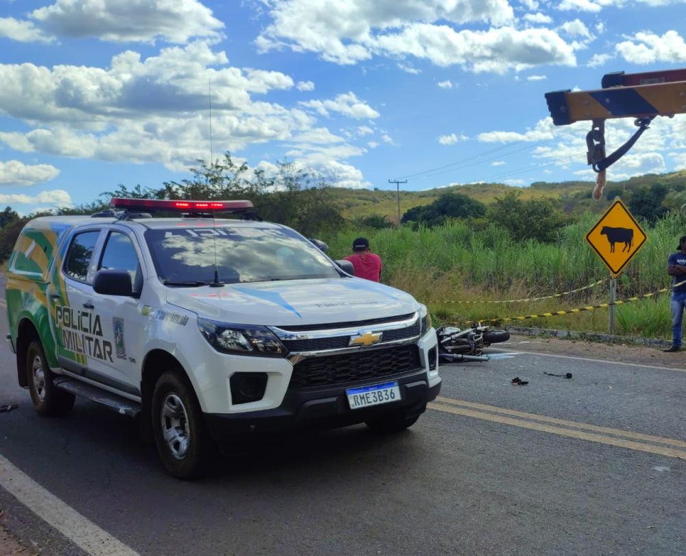 Motociclista morre após colidir na lateral de caminhão baú em Pedro II (Foto: Reprodução/ Portal P2 - Repórter Mídia Piauí)