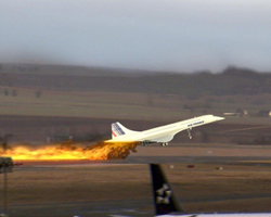 Queda de avião, com 113 mortos em Paris, leva Concorde à aposentadoria