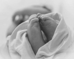 SC: Bebê de 3 meses morre espancado, babás são suspeitas