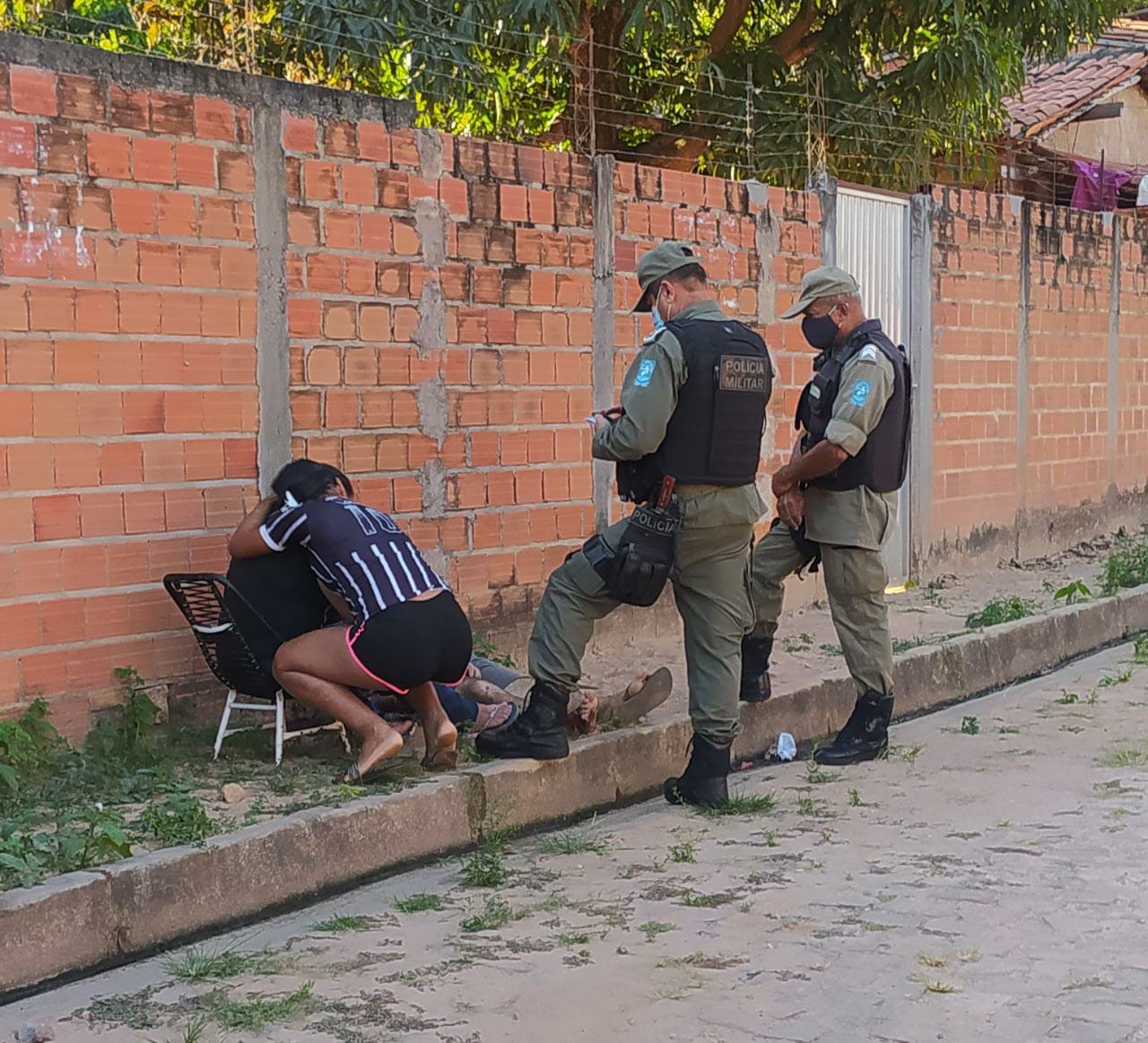 Homem é assassinado a tiros no bairro Anita Ferraz em Teresina (Foto: Ivan Lima/ Rede Meio Norte)