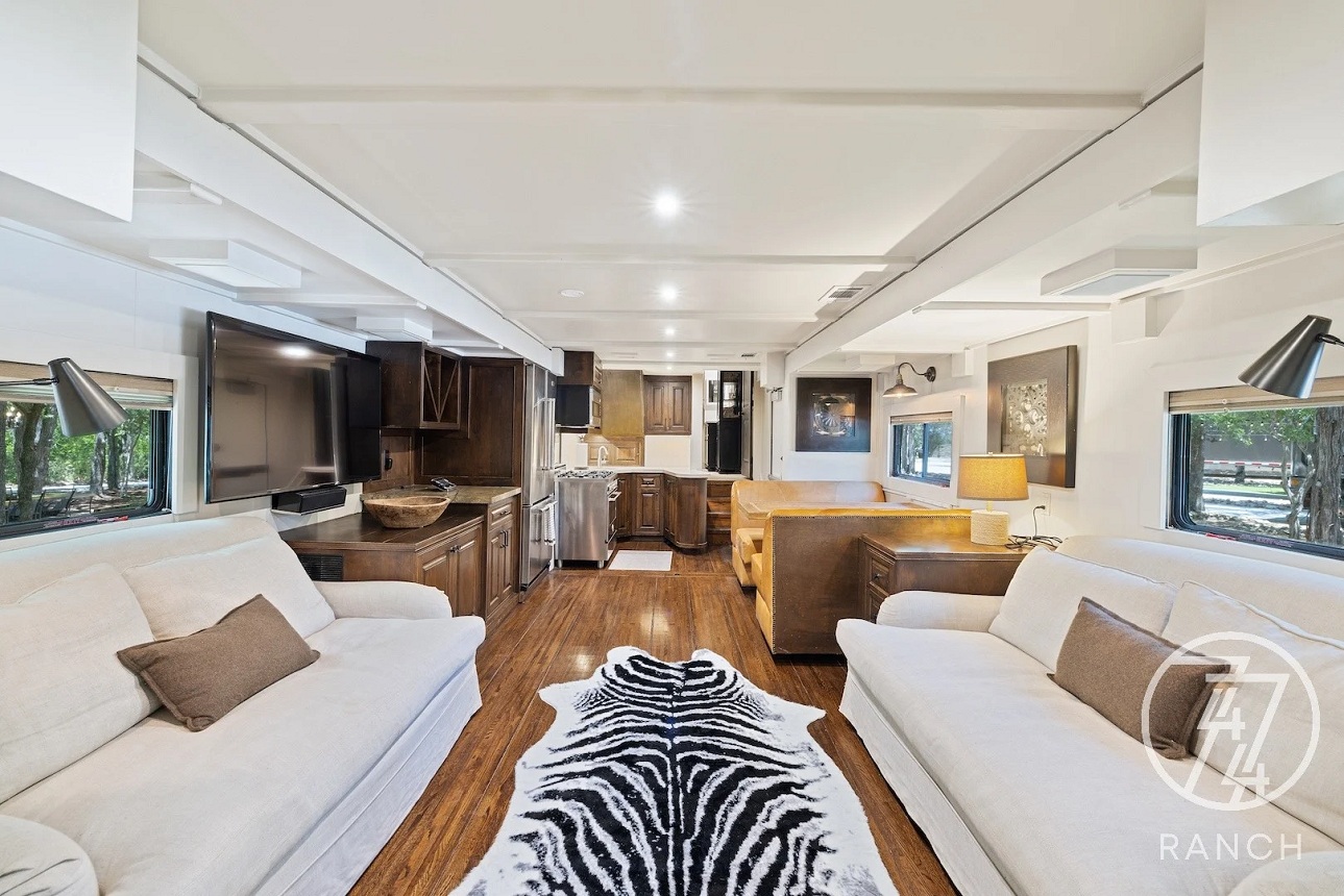 Conheça o motorhome de Vin Diesel, considerado o maior do mundo