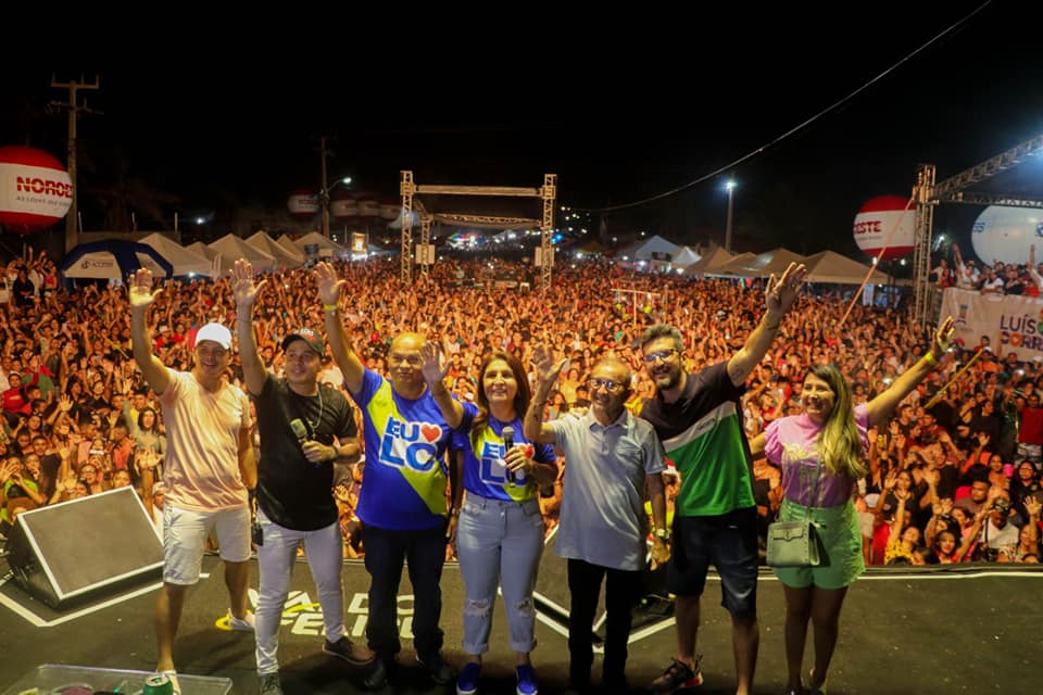 O público compareceu ao show em homenagem ao município - Divulgação