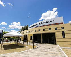 Teatro João Paulo II, no Dirceu, abre 99 vagas para cursos presenciais