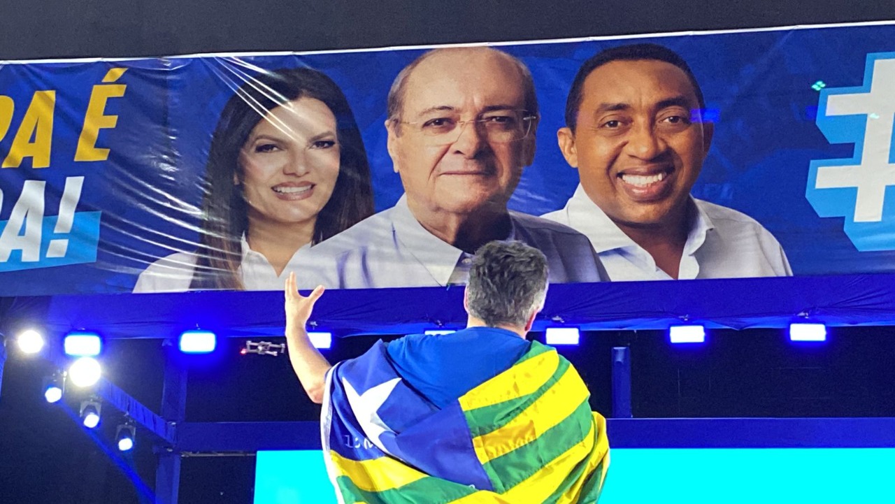 Ciro Nogueira discursa e enaltece Sílvio Mendes (Foto: Apoliana Oliveira)