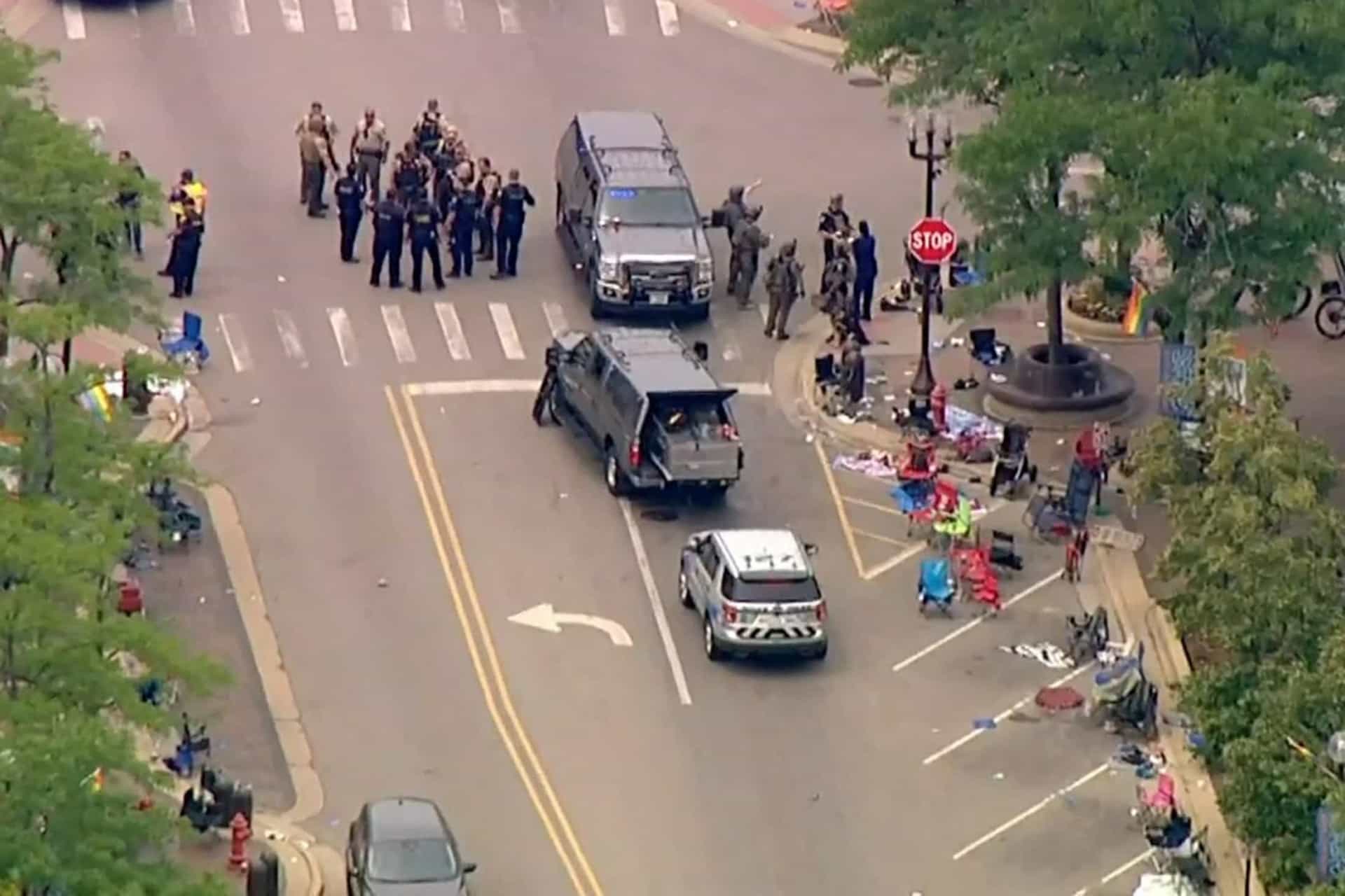 Troteio causa pânico em desfile de 4 de julho nos Estados Unidos (Foto: Divulgação)