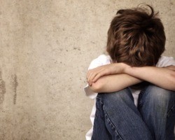 Estudo aponta que 25% de crianças e jovens sofrem com depressão após Covid