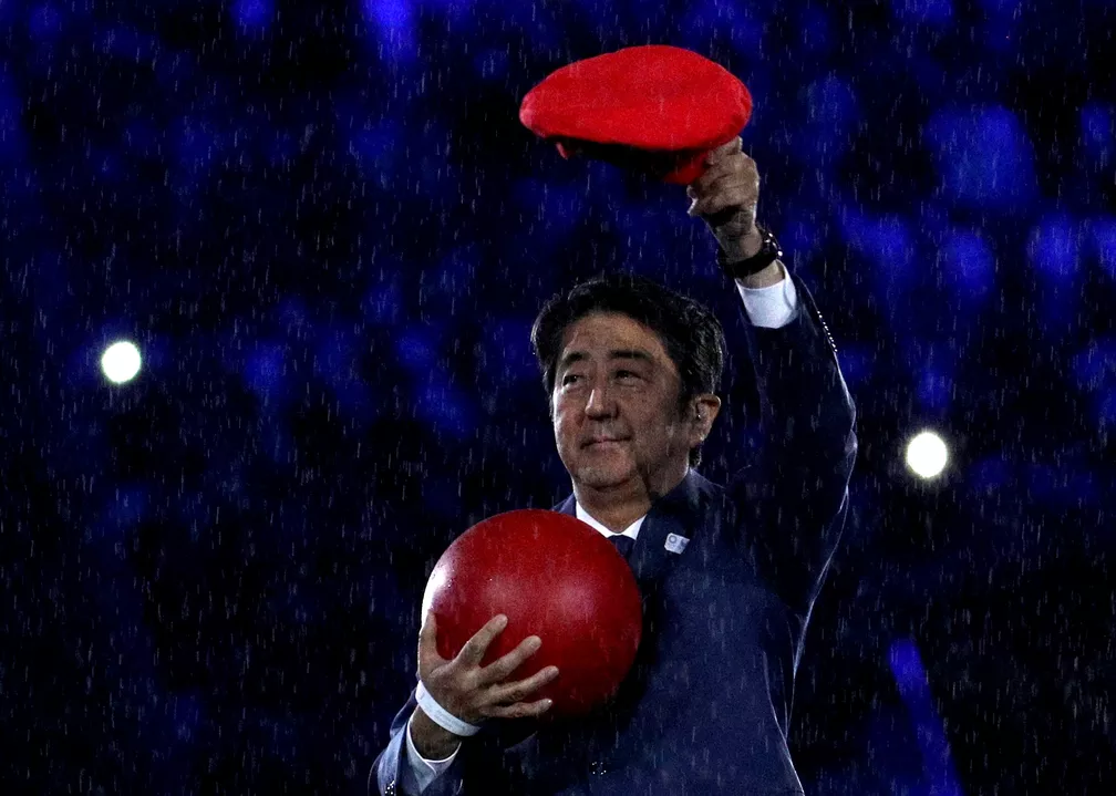 Shinzo Abe apareceu no encerramento das Olimpíadas do Rio em agosto de 2016 - Foto: Stoyan Nenov/Arquivo