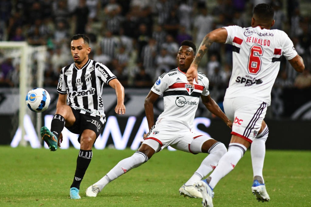 São Paulo leva a melhor nos pênaltis e garante classificação -Kelly Pereira AFP