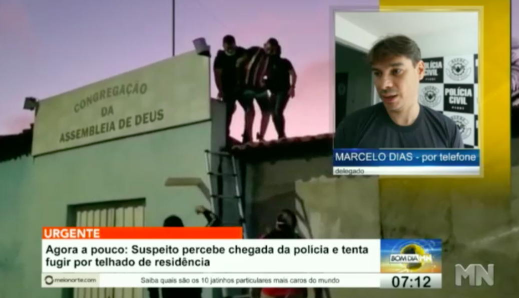 Suspeito foi preso ao tentar fugir pelo telhado de casa em Teresina - Foto: Rede MN