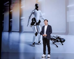 Xiaomi apresenta robô humanoide que reconhece tristeza e “consola”