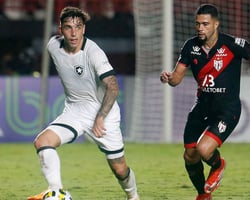 Botafogo busca recuperação no Brasileiro contra o Atlético-GO 
