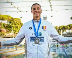 Romeno de 17 anos quebra recorde de Cesar Cielo nos 100 m livres