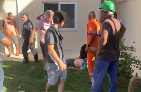 Avião cai sobre casa na Barra da Tijuca e deixa dois feridos
