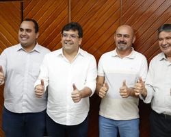 Rafael Fonteles e Wellington Dias recebem adesão de prefeito do PP