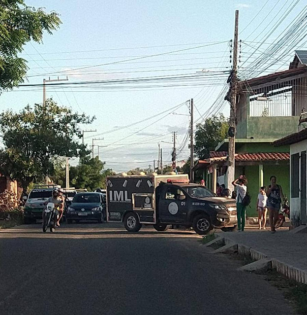 Três fetos humanos são achado enterrados em quintal de casa em Parnaíba (Foto: Reprodução/ Portal Litoral Notícias)