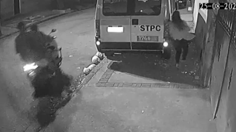Mulher escapa de assalto ao se esconder embaixo de van no Rio de Janeiro