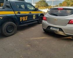 PRF-PI prende homem com veículo comprado por R$ 25 mil em São Paulo