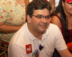 Rafael Fonteles pede registro de candidatura e declara R$ 1,6 mi em bens