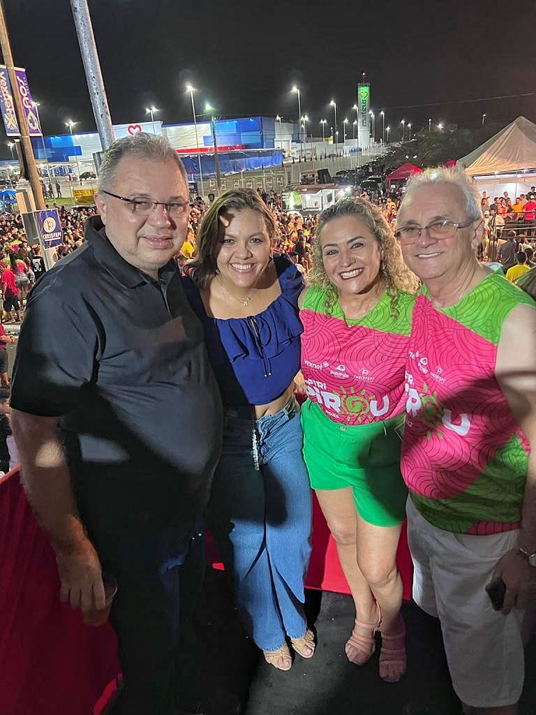 Florentino, sua mulher Flaviana Veras e ex-prefeito Odival Andrade com sua esposa