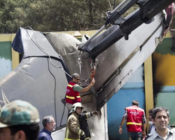 Queda de avião no Irã, pouco após decolar, mata 39 de seus 48 ocupantes