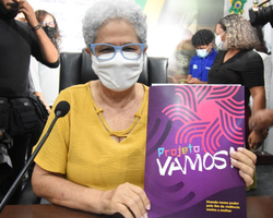 Regina Sousa lança laboratório de estudos de violência contra a mulher 