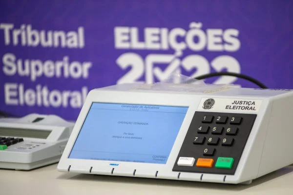 TSE diz que não há acordo com Forças Armadas ou entidades para apuração dos votos 