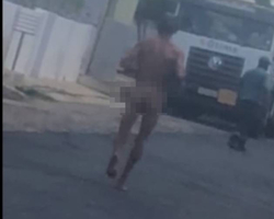 Homem paga promessa e corre nu após sua rua ser asfaltada em Campo Maior 
