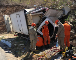 Caminhoneiro morre vítima de acidente em ladeira entre Piauí e Ceará