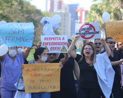 Profissionais da enfermagem do Piauí fazem paralisação por piso salarial