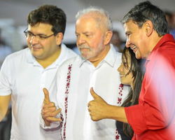 Wellington Dias provoca eleitor e chama Sílvio Mendes de “bolsonarista”