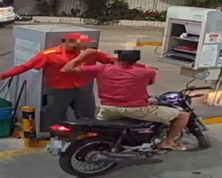 Mãe flagra filho assaltando posto de gasolina e o entrega à polícia em PB