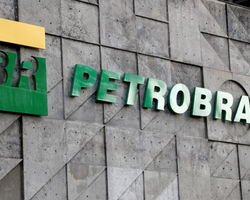 Criada por Getúlio Vargas, Petrobras completa hoje 69 anos