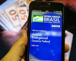 Governo regulamenta empréstimo consignado para usuários do Auxílio Brasil