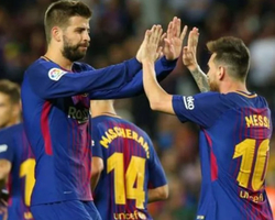 Messi impõe saída de Piqué como condição para voltar ao Barcelona