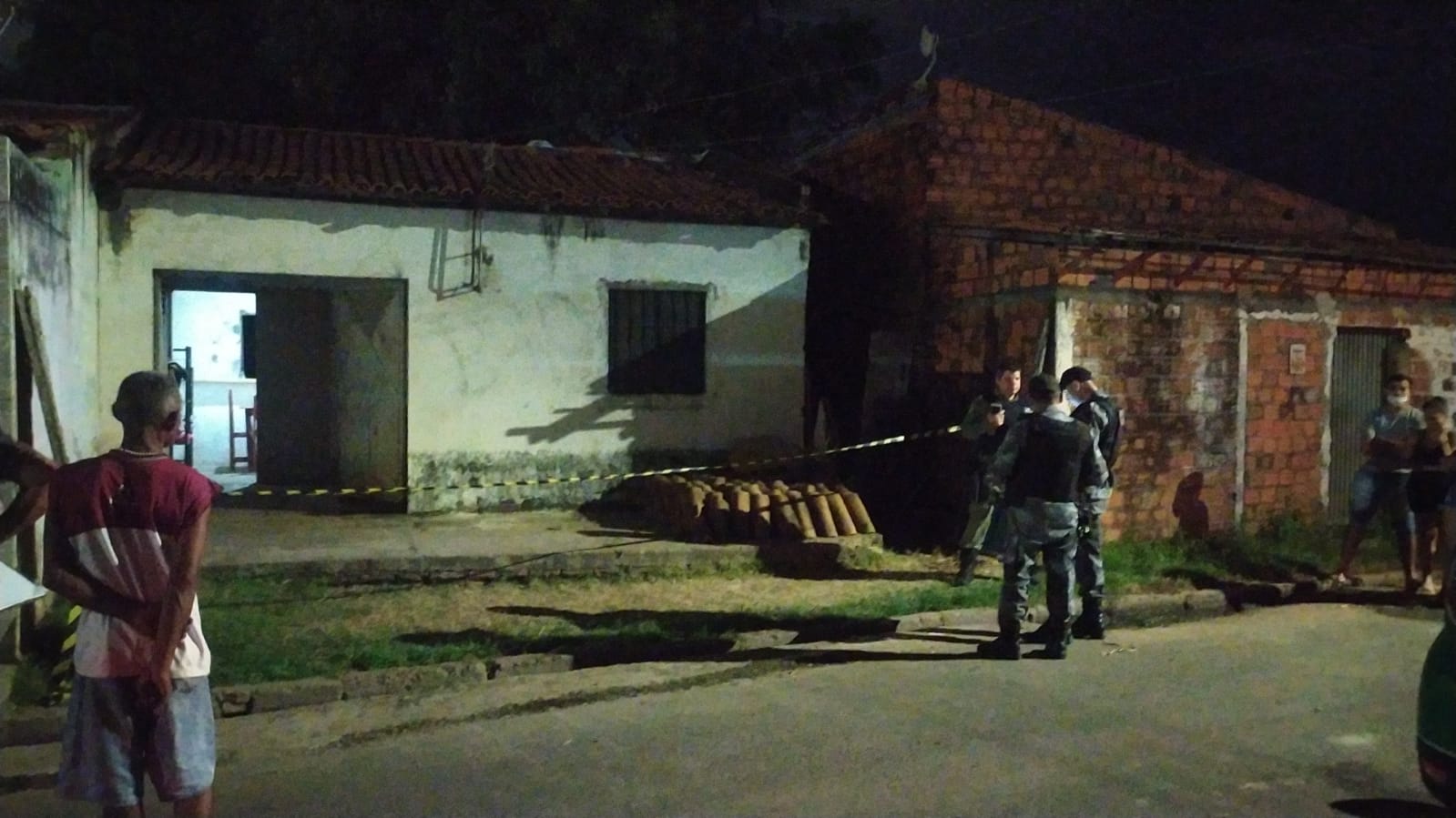 Homem é assassinado a tiros dentro de residência na zona Norte de Teresina (Foto: Reprodução/Ivan Lima/Meio Norte)