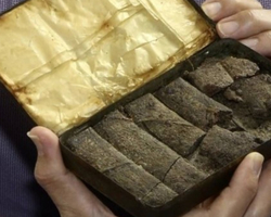 Lata com chocolates que tem 122 anos é leiloada por mais de R$ 3 mil
