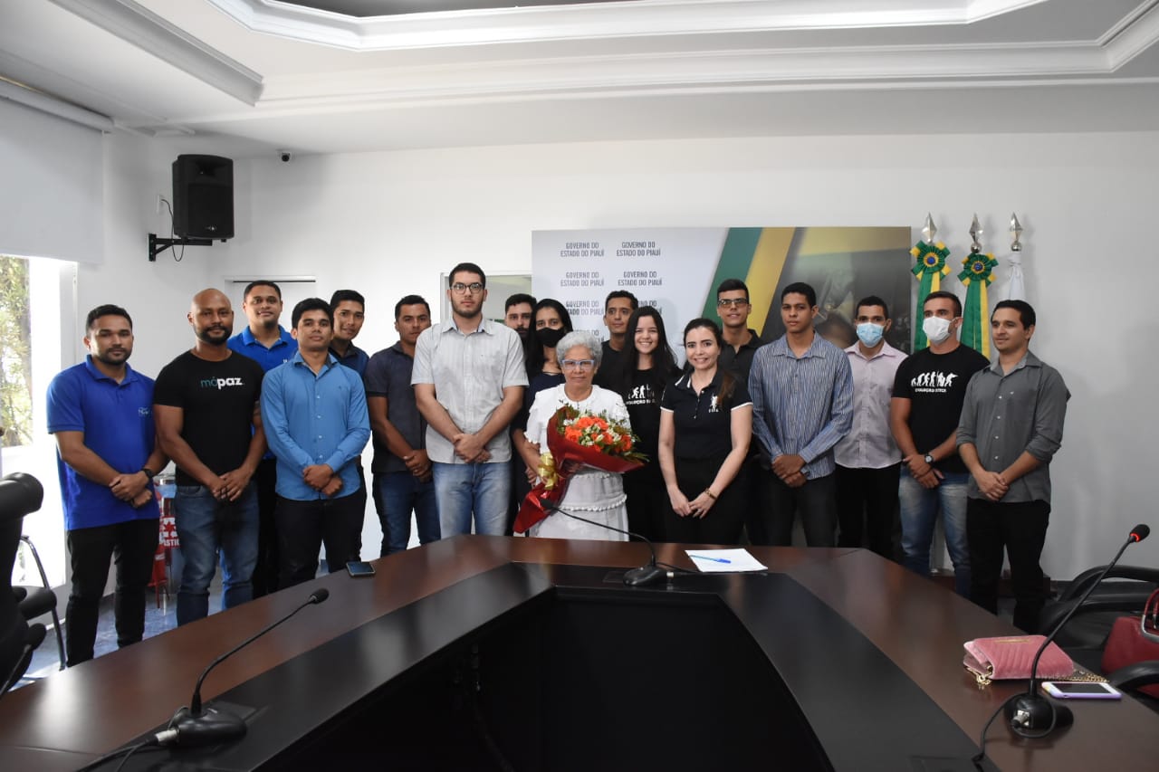 Governadora Regina Sousa recebeu comissão de aprovados no concurso da PM (Paulo Barros)